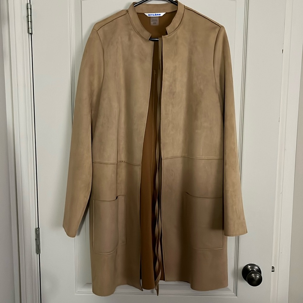NWOT- Peter Nygard size Lg, soft cream cardigan